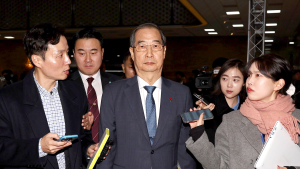 한덕수, 비상계엄 절차 위법 인정…국회서 ‘위헌’ 주장 쏟아졌다