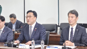 “한국 괜찮아요” 민관, 외국인 투자자 달래기 총력