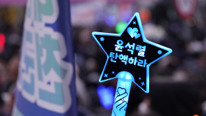 “44년 전 광주와 달라요” 가결에 눈물지은 역사 산증인들