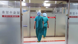 작년 국내 수술 ‘백내장’ 최다…일반 척추 수술 총진료비 1조원↑