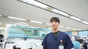 지하철서 쓰러진 심정지 여성, 임상병리사가 심폐소생술로 구해