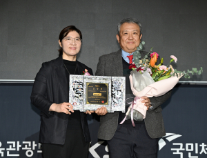 ‘프로당구 중계 통해 저변 확대 노력’…문체부 장관 표창 받았다