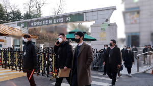 공조본, 대통령 경호실 압수수색 4시간째 대치