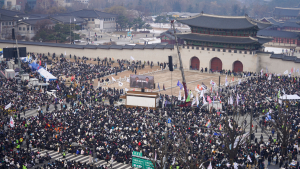 광화문 울려 퍼진 “윤석열 파면 끝까지 간다”