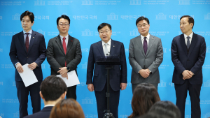 ‘인청’ 불참한 與 “부적격 헌재 재판관 후보 추천 철회해야”