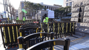 헌재, 尹 탄핵심판 26일 재판관 회의…“윤 대통령 측 제출 서류 없어”
