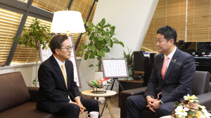 김동연 지사, 김진경 도의장 만나 “예산안 조속한 처리” 요청