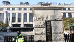서류 제출 없어도 기일은 예정대로…尹 첫 탄핵심판 시작