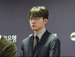 ‘올해의 선수상’ 페이커 “여객기 참사, 애도를 표한다”