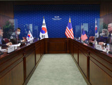한반도 인접 국가 호감도는…‘미국 1위‧북한 꼴찌’