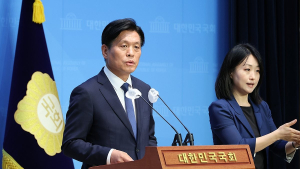 민주당, 대통령실 집단 사의 표명에 “내란 세력과 한통속 입증”