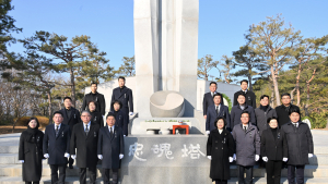 진주시의회, 신년 참배·인사회로 을사년(乙巳年) 새 각오 다져
