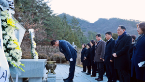 [포토]을사년 새해 시작하는 이상호 태백시장