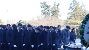 한화 방산 3사, 현충원 참배로 2025년 업무 시작