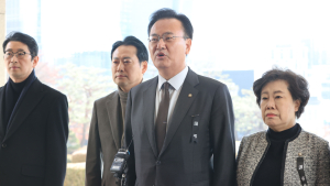 민주, ‘尹 체포영장’ 항의방문 與 규탄…“법치에 대한 도전”