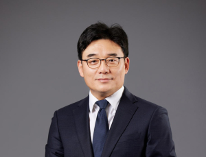 정철호 컴투스홀딩스 대표 “낡은 건 버리고 대전환 이뤄내자”