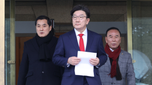 헌재 항의방문한 권성동 원내대표 “탄핵안 재의결 필요”