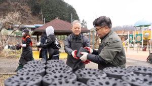 전북대, 사랑의 연탄 나눔 ‘훈훈한 온기’