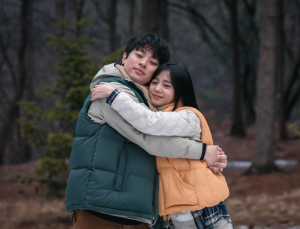 아홉수 박정민의 대운, 지수 연인 호흡 넘어 ‘뉴토피아’ 흥행으로