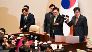 또 본회의 오르는 ‘내란·김여사 특검법’…문제는 이탈표