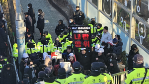 군부독재 상징 ‘백골단’ 왜 등장했나…“尹 강경 보수화 영향”