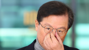 尹측 변호인단, 공수처에 4명 선임계 제출…수사팀 검사·수사관 접견