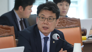 진성준 “특별위 설치해 보건의료 정상화 제안”