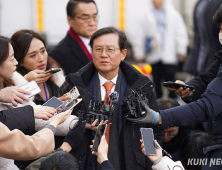 尹측 “정계선 기피신청 기각 유감…스스로 회피해야”