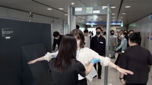 '비행기서 내리자마자 마약검사'… 관세청, 우범 항공편 세관검사 특단조치