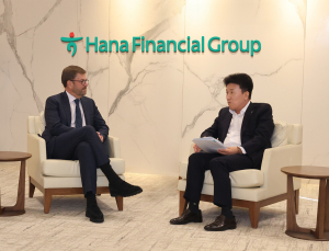 하나금융 함영주, 베인캐피탈 CEO 만나…“전략적 협업 확대”