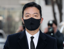 경찰 “尹 ‘총 쏠 수 없냐’…김성훈 ‘알겠습니다’ 진술 확보”
