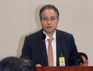 ‘150억 부당대출 혐의’ 김기유 전 태광 의장, 첫 재판서 혐의 부인