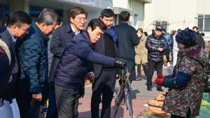 조규일 시장, '설맞이 전통시장 장보기' 나서...민생현장 소통