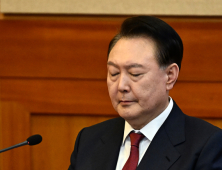 북한, 尹 대통령 구속 기소 보도…“구속상태로 법원에 끌려다녀”