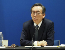 조태열 장관 “깊은 슬픔”…美 여객기 추락사고에 한국인 탑승 확인 중