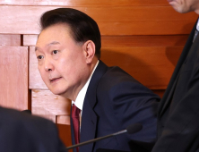 尹 측 “‘원님재판’보단 나아야”…문형배·이미선·정계선 회피 촉구 의견서 제출