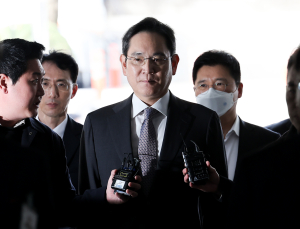 ‘부당합병 의혹’ 이재용 삼성전자 회장, 오늘 2심 선고…사법리스크 털어내나
