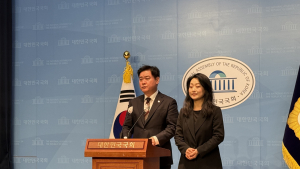 민주당 “崔, 헌재 결정 불복시 내란수괴 대행 자인”