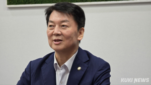 ‘개헌’ 띄우는 안철수, 이재명에 회동 제안…“제왕적 대통령제 청산해야”