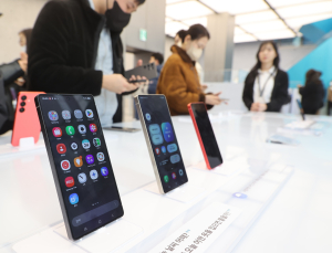 갤럭시 S25, 국내 사전 판매 130만대 돌파…역대 최다 기록
