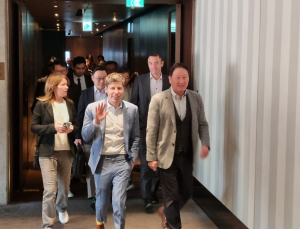 샘 올트먼 오픈 AI CEO, 최태원 회장 회담 후 “원더풀”…삼성‧SK‧카카오 만난다
