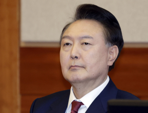 “尹 지지율 51%”…탄핵 소추 이후 처음으로 과반 넘어 [펜앤드마이크]