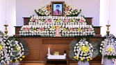 ‘국민 트로트 가수’ 송대관 별세...영정 속 미소만