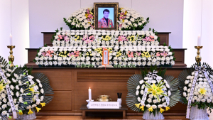 ‘국민 트로트 가수’ 송대관 별세...영정 속 미소만