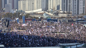 윤석열 대통령 탄핵 반대 대규모 집회, 동대구역 광장 가득 메워