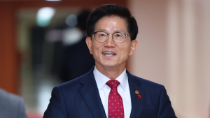 김문수, 여권서 개헌론 부상하자 “지금 헌법 지키는 게 중요”