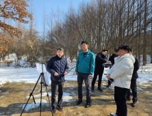 송호석 전북환경청장, 김제 용지 축사매입지 생태복원 현장점검