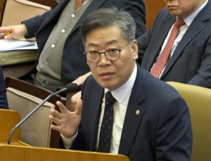 尹 탄핵심판 간 선관위 사무총장 “22대 총선 부정선거 없었다…부정선거 주장 안타까워”