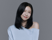 배우 주현영, 유기·구조묘에 온정 나눠…배변 모래 쾌척