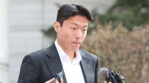 “용서받지 못했다”…황의조, 징역 1년·집행유예 2년 선고